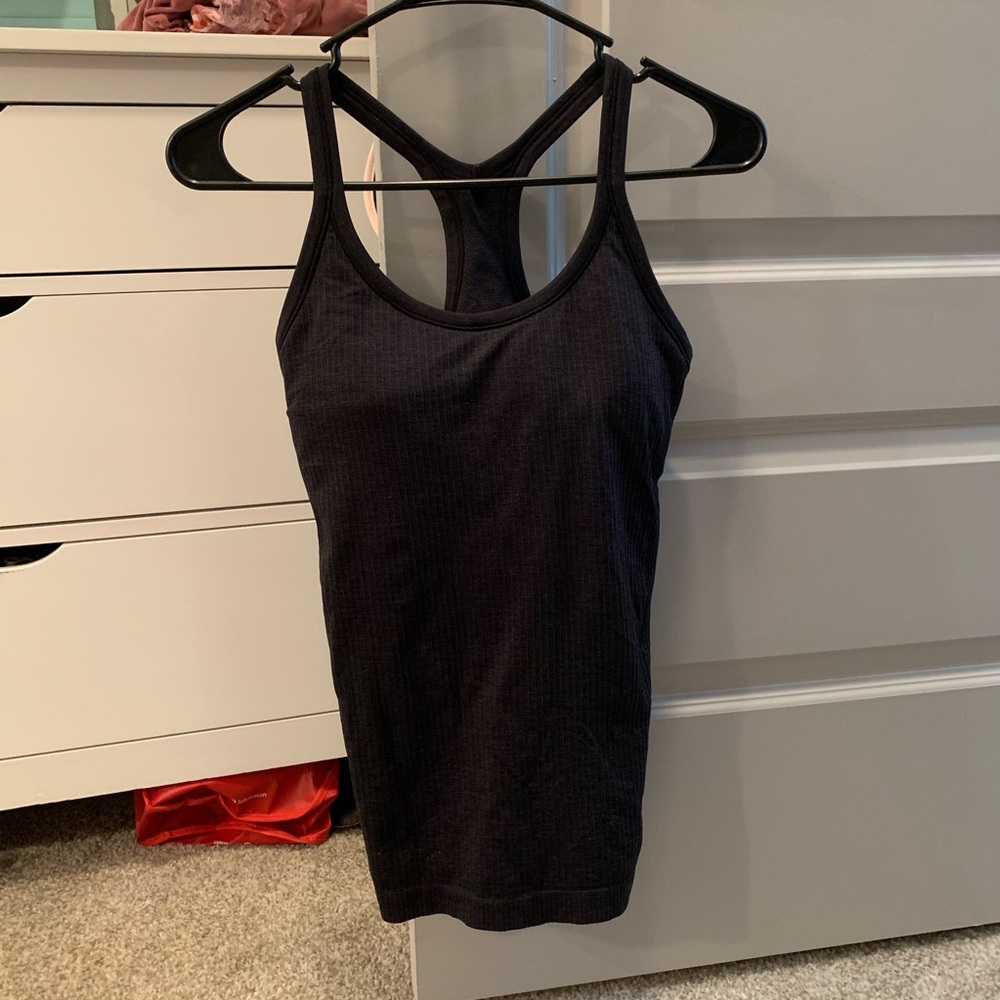 Lululemon Ebb to street tank
